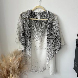 Kimono / Duster Beach Cover Up in black and white giraffe print VINTAGE